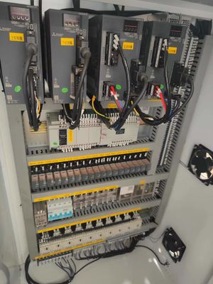 半自動 紙箱と紙箱の縫合用 双関節縫合機