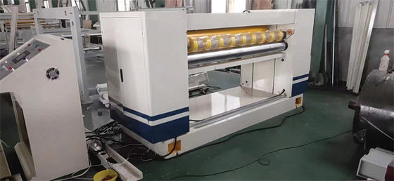 6000mmトラック長さ 電動駆動NC波紋紙箱紙板切断機
