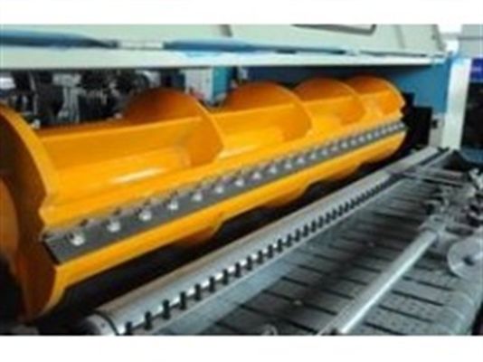 紙の形作機 ジャンボクラフト紙巻のための自動トリミング横切断切断機