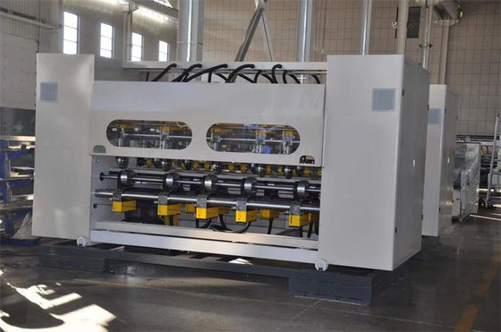 150m/min スピード 2500KGの波紋容量のための薄刃切断器とスコラーマシン