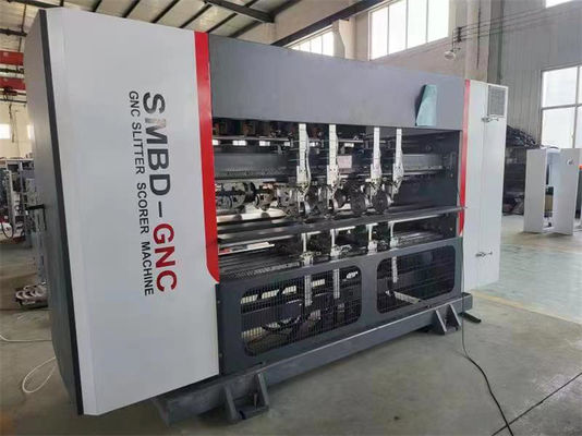 パーソナライズされた紙板 角状薄刃 スリッター スコーラーマシン 380V 電圧