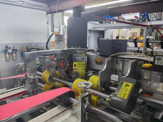 衣料店の必須の紙箱フォルダー 梱包型紙箱用粘着機