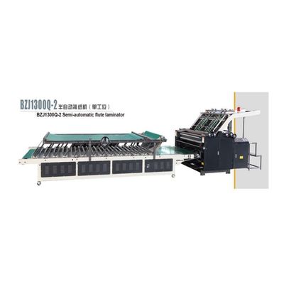 高生産性の半自動波紋板 フルートラミネートマシン 13.5m x 2m x 2.9m