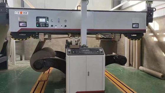 3 5 7 層のゴロゴロ紙箱生産のためのノンストップ自動スプライサー 25000 KG