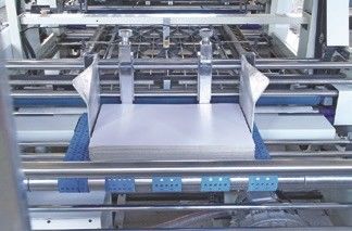 オートマティック フルート リトーラミネート 機械で 波紋板から紙板のラミネート