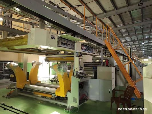 高速3層波紋紙生産ライン 4500 KG ±1mm 切断精度