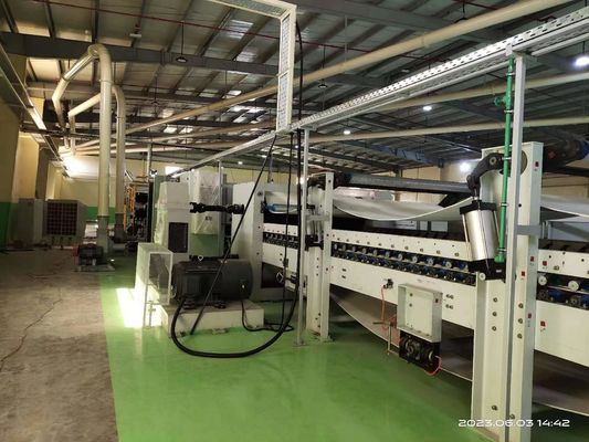 4500 KG 波紋紙生産ライン 電気/蒸気加熱付きの自動スプライサー