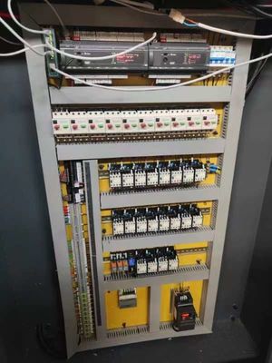 長い使用寿命 波紋板のための自動カートンピザ紙箱製造機械