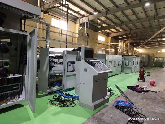 12.5KW サーボ メインドライビング モーター 5 層 印刷工場のための波紋生産ライン